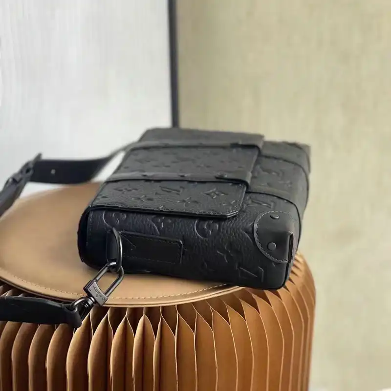LV Bags 2111FY0020