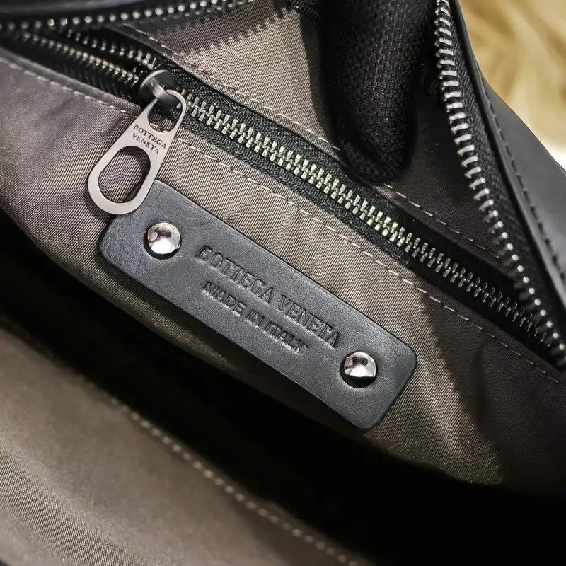 Bottega Veneta Bags 2111YZ0021