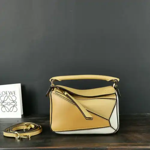 Loewe Bag 2209SW0012