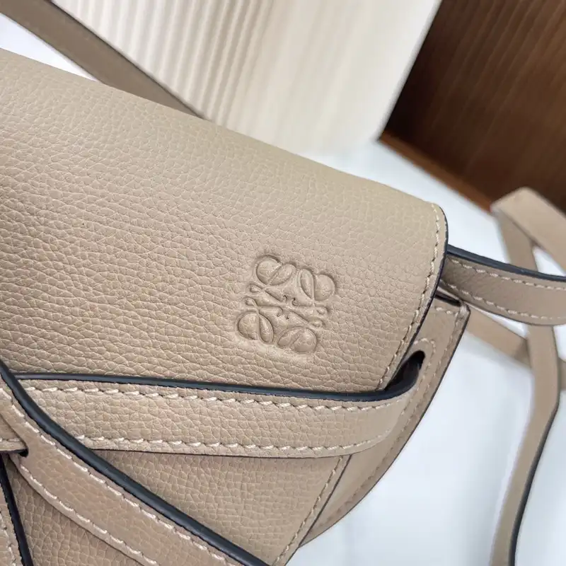 Loewe Bag 2309YA0138