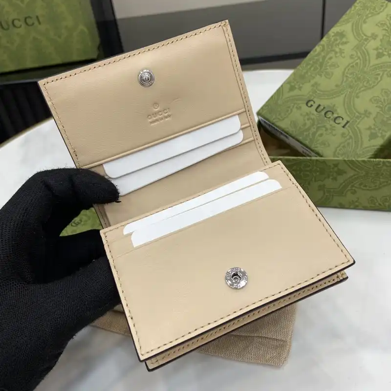 G*u*i bags 2407yz0255