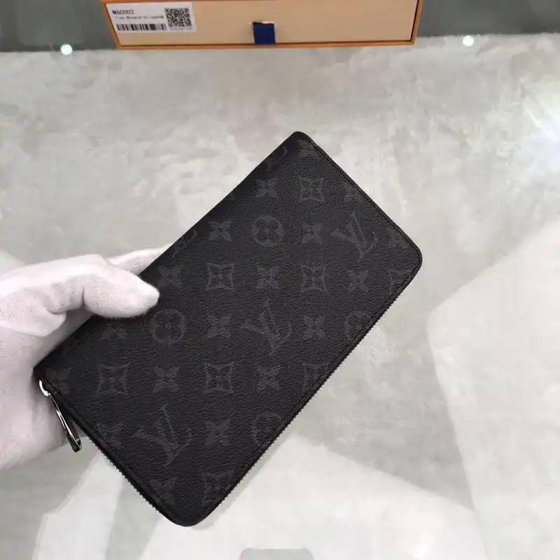 LV Bags 19T1L0683