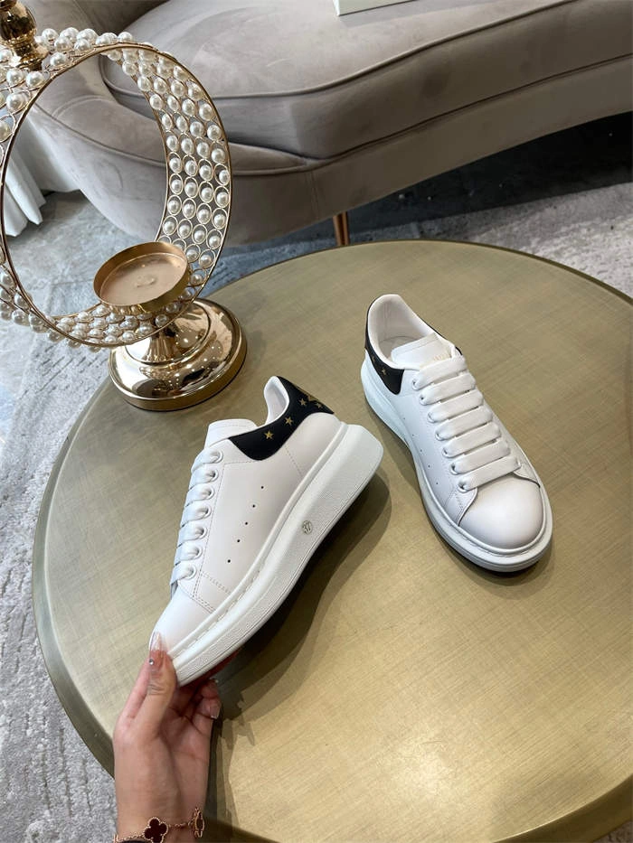 Alexander McQueen Oversized Bright 2567