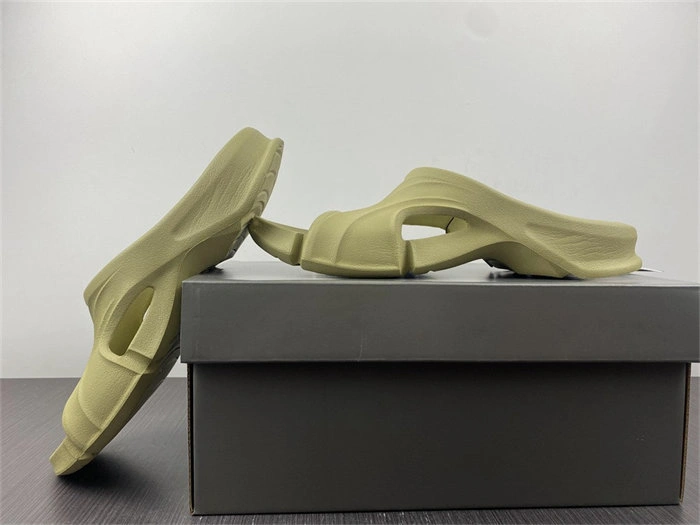 Lightweight BLCG SLIPPERS 5584