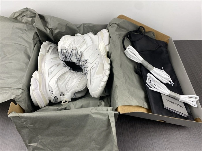 BLCG Track Hike White White Black 654867 W3CP3 GoAnywhere 4428