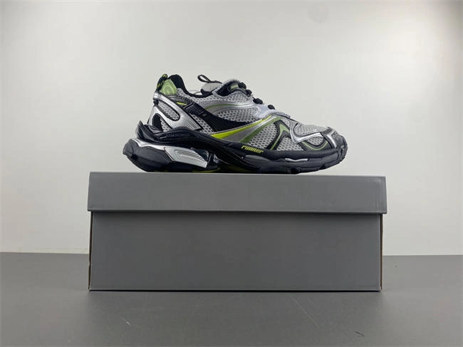 Balenciaga  779066-W3RBXP- TravelReady 4300