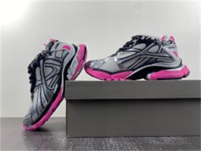 Balenciaga 7.5  772774-W3RBW- UrbanStyle 4350