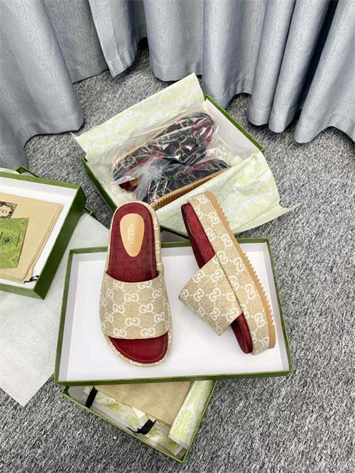 Gocci Slipper Versatile 5766