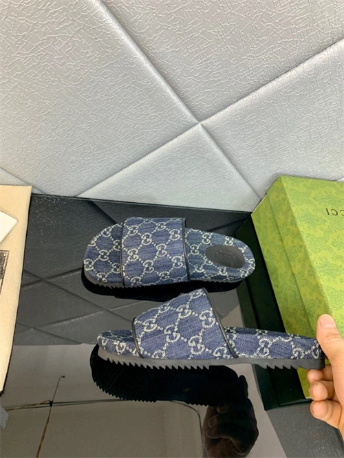 Refined Gocci Slipper 5757