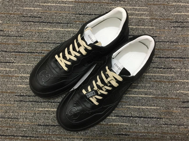 G*u*i low top sneaker snug 553