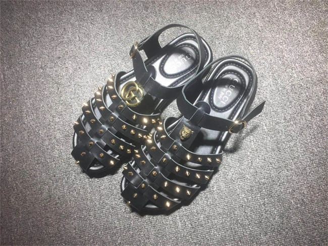 G*u*i sandals quickdry 361