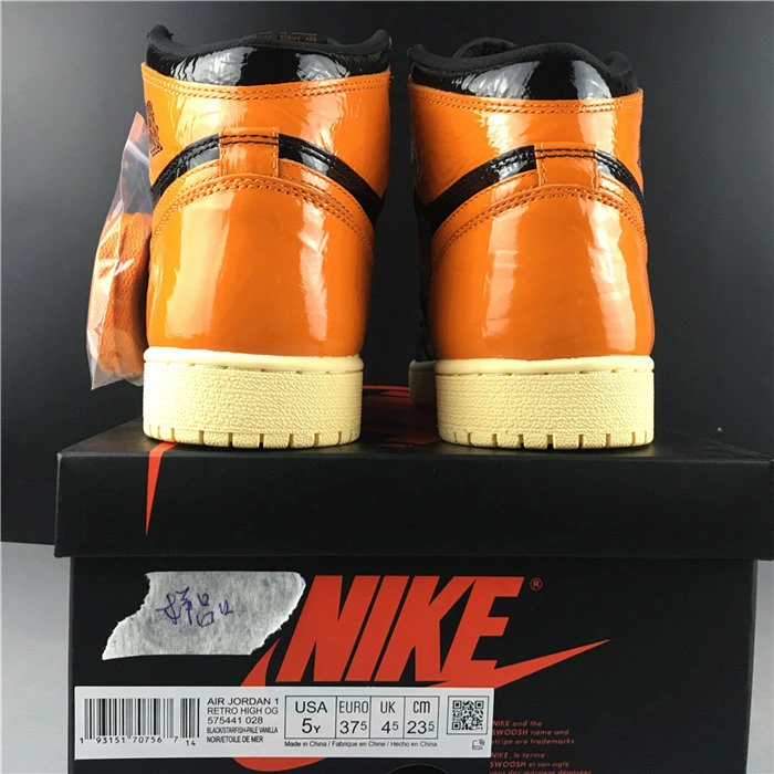Sophisticated Jordan1 Retro Shattered Backboard 555088- 3772