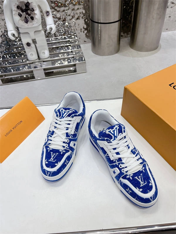 Sophisticated LV 1732