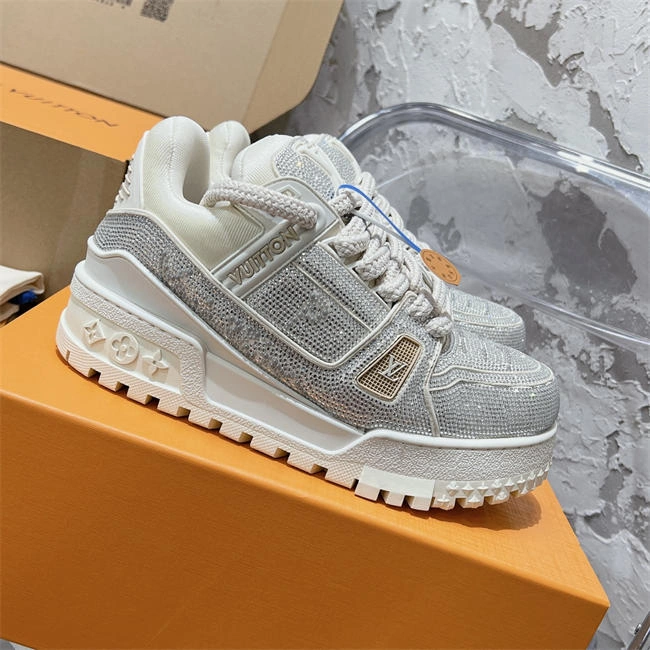 Lv Trainer Sneaker StreetReady 2072