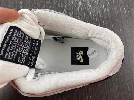Nike SB Dunk Low Pro White Gum CD2563- ZipUp 4604