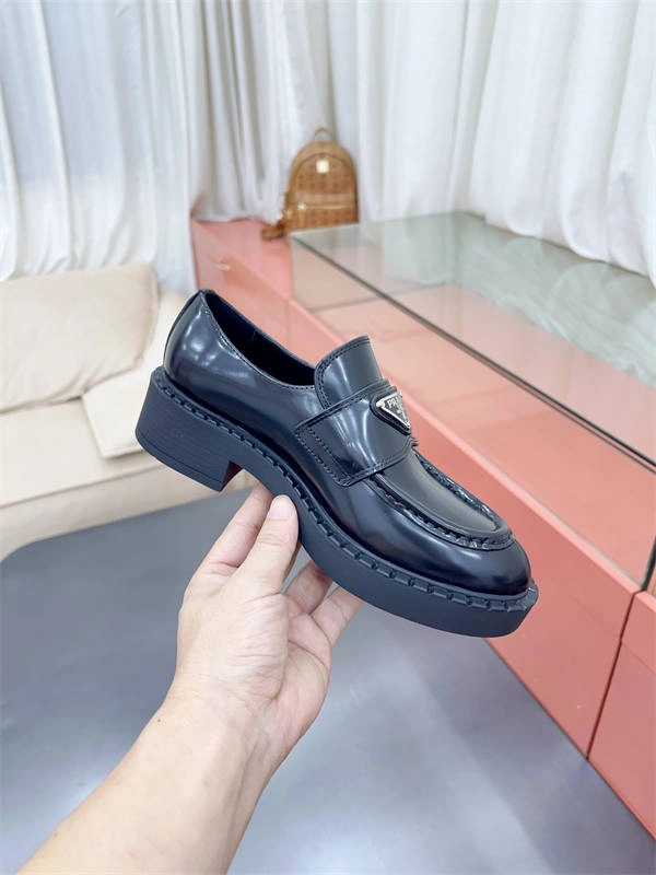 Resilient PRADA 3215