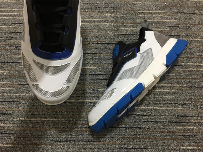 Prada Sneaker Snug 3379