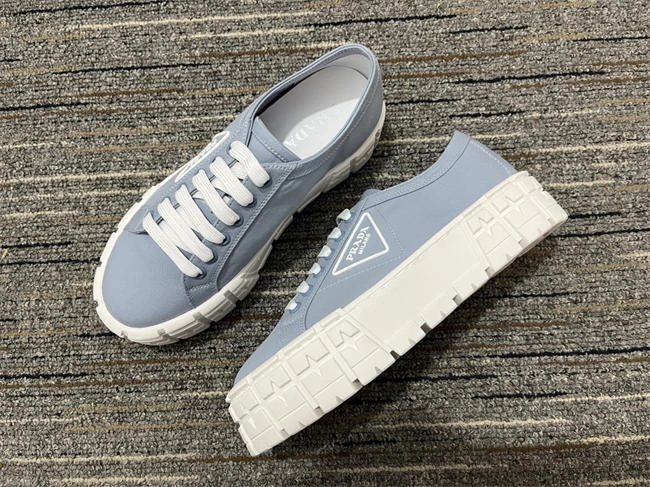 WellDesigned Prada Sneaker Women 3400